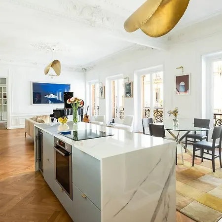 Luxury High End In The Heart Of * Parigi