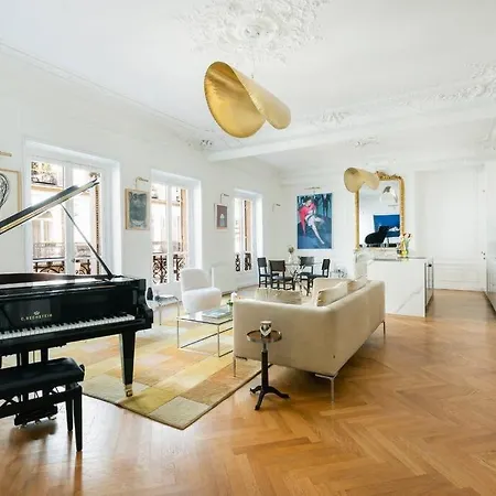 Luxury High End In The Heart Of Apartment Paris